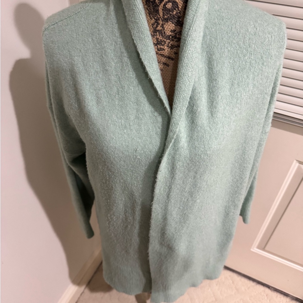 Tahari Light sage see Green Women's Cardigan size s/m. Feels like cashmere - Picture 2 of 12